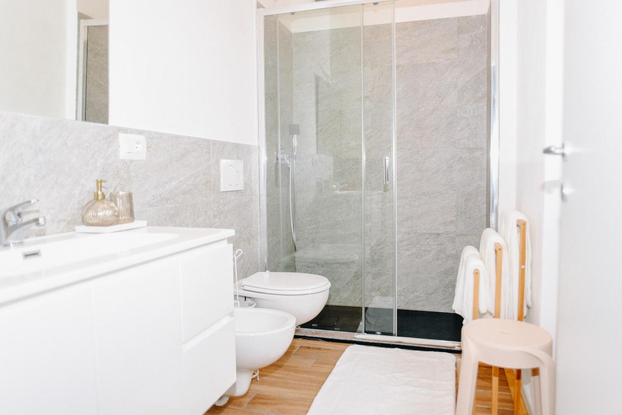 Lora Rose Suite ,Free Parking, Self Check In,2 Como Bagian luar foto