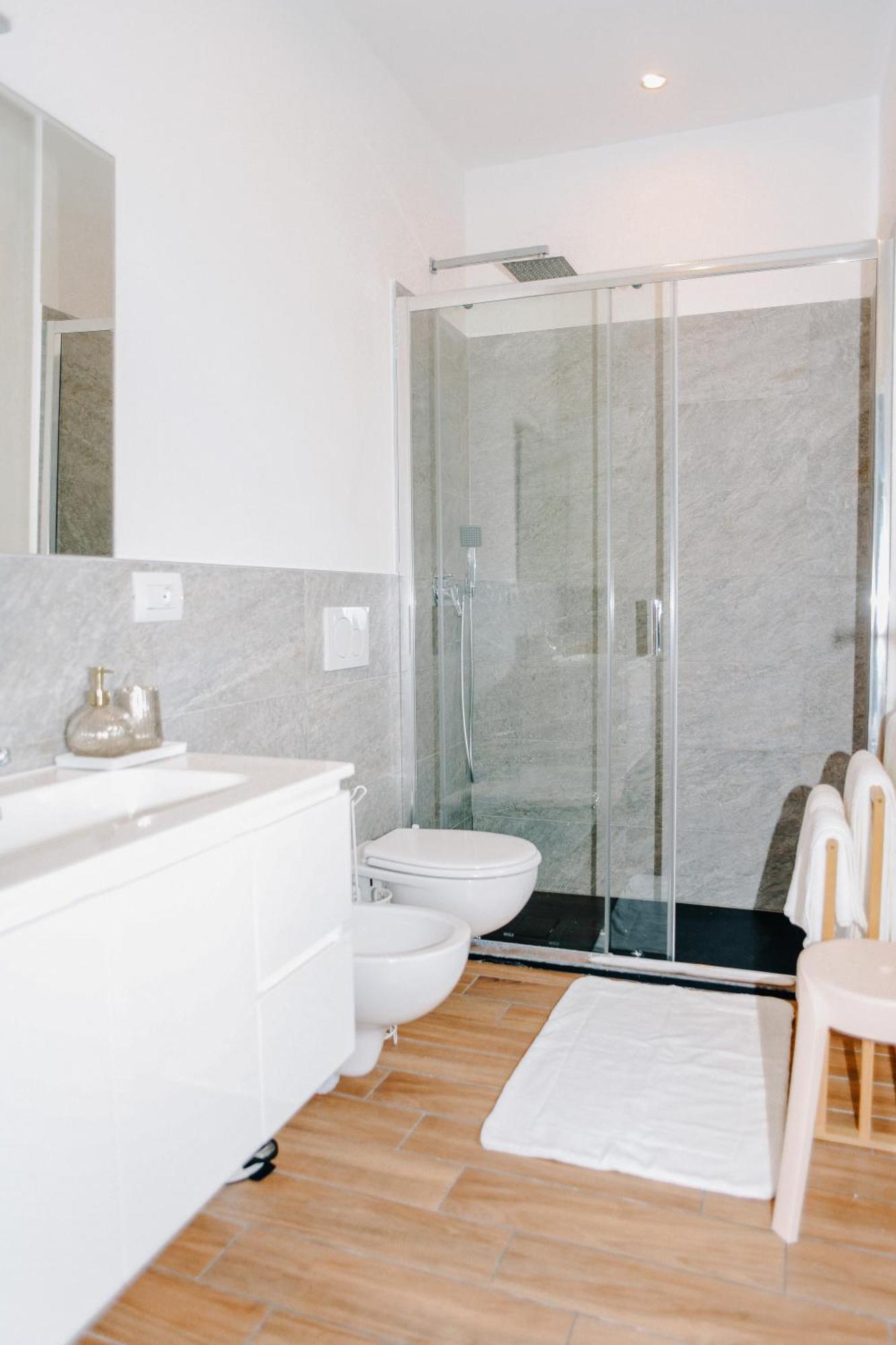 Lora Rose Suite ,Free Parking, Self Check In,2 Como Bagian luar foto