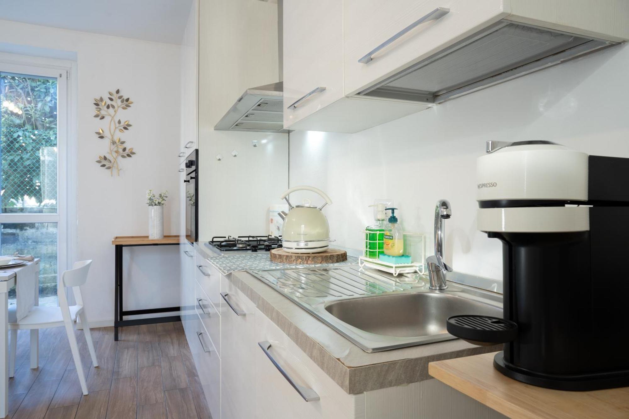 Lora Rose Suite ,Free Parking, Self Check In,2 Como Bagian luar foto